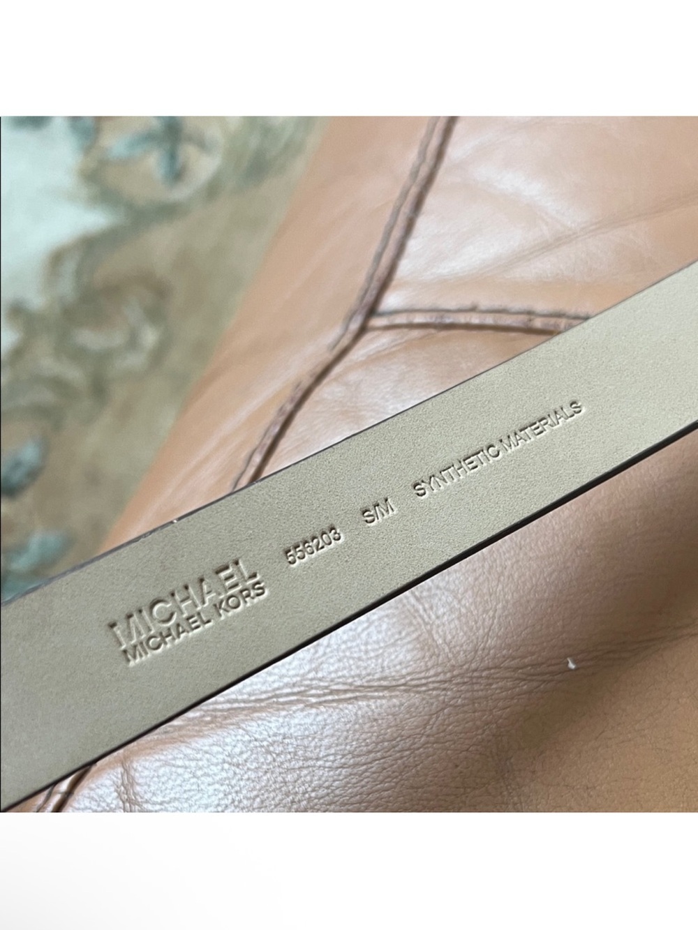 Like new condition, Michael Michael Kors belt bag S/M - Picture 4 of 12